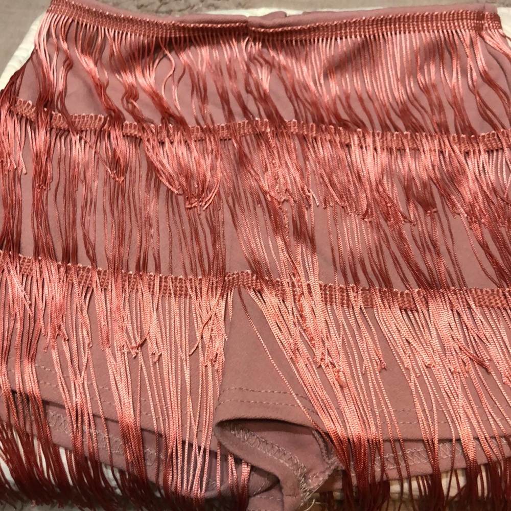 Mauve colored fringe short set size 4